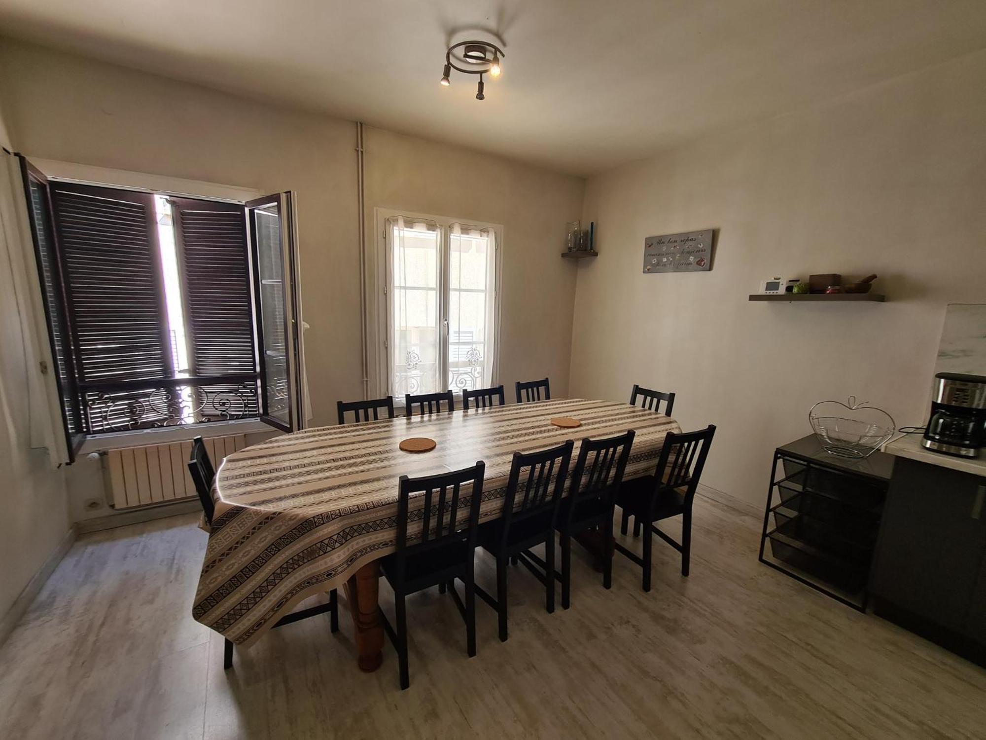 Maison De Cosy A Avec Parking, Proche Commerces Et Loisirs - Fr-1-590-245 *